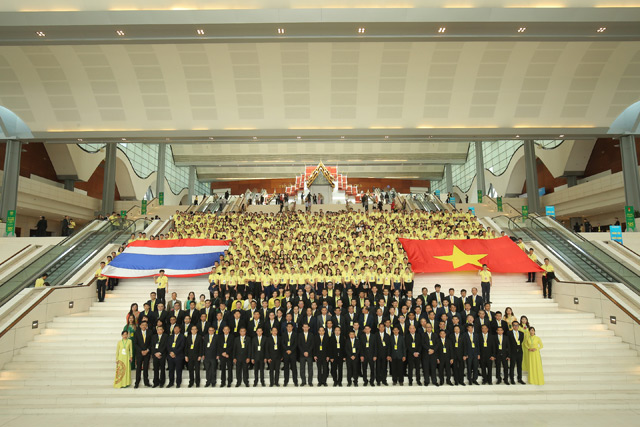 C.P. Việt Nam kỷ niệm 25 năm thành lập  và đón nhận Huân chương Lao động hạng Ba