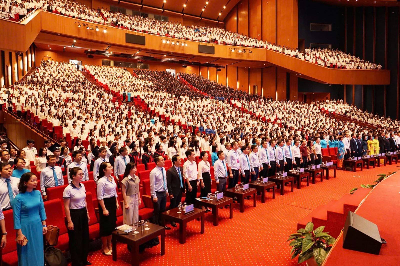 Khai giảng rộn ràng - Vững vàng tri thức