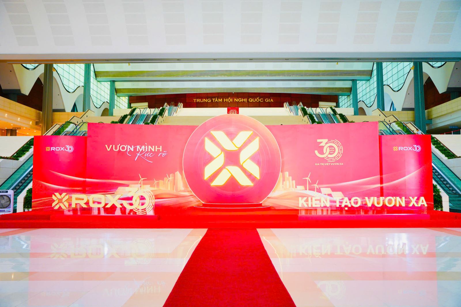 Lễ kỷ niệm 30 năm thành lập ROX Group